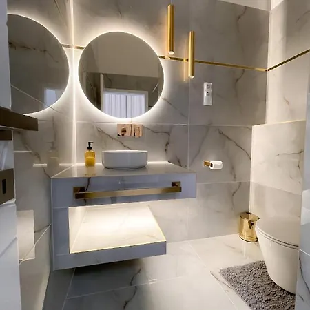 St Stephen Luxury With Jacuzzi And Sauna Apartament *