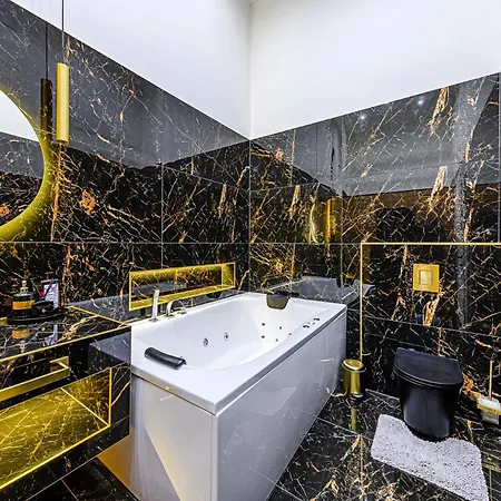 St Stephen Luxury With Jacuzzi And Sauna Apartament