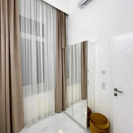 St Stephen Luxury With Jacuzzi And Sauna Apartment