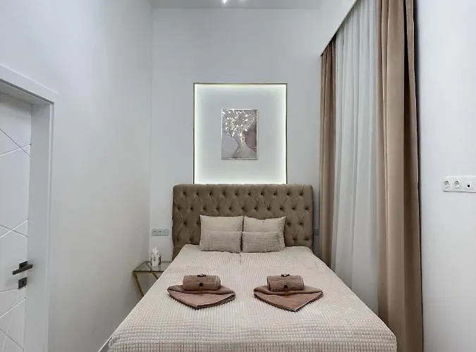 St Stephen Luxury With Jacuzzi And Sauna * بودابست