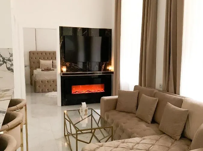 St Stephen Luxury With Jacuzzi And Sauna Lägenhet
