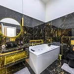 St Stephen Luxury With Jacuzzi And Sauna
