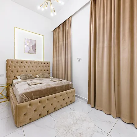 St Stephen Luxury With Jacuzzi And Sauna * بودابست