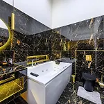 St Stephen Luxury With Jacuzzi And Sauna Appartement
