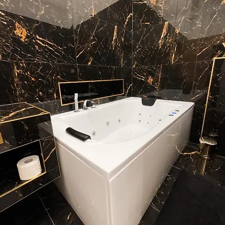 St Stephen Luxury With Jacuzzi And Sauna Appartamento Budapest